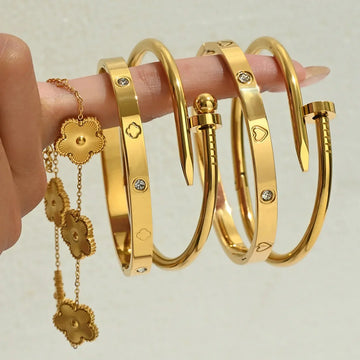 Four-Leaf Clover Titanium Gold Bracelet