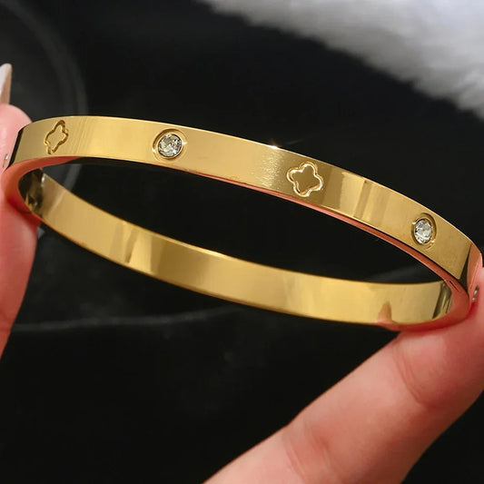 Four-Leaf Clover Titanium Gold Bracelet
