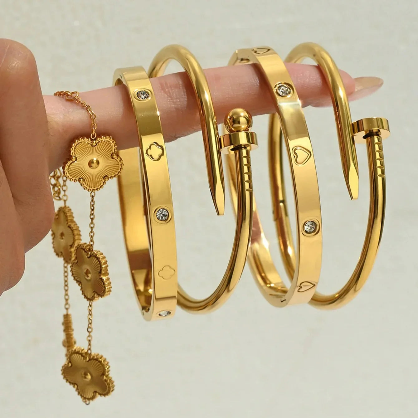Four-Leaf Clover Titanium Gold Bracelet